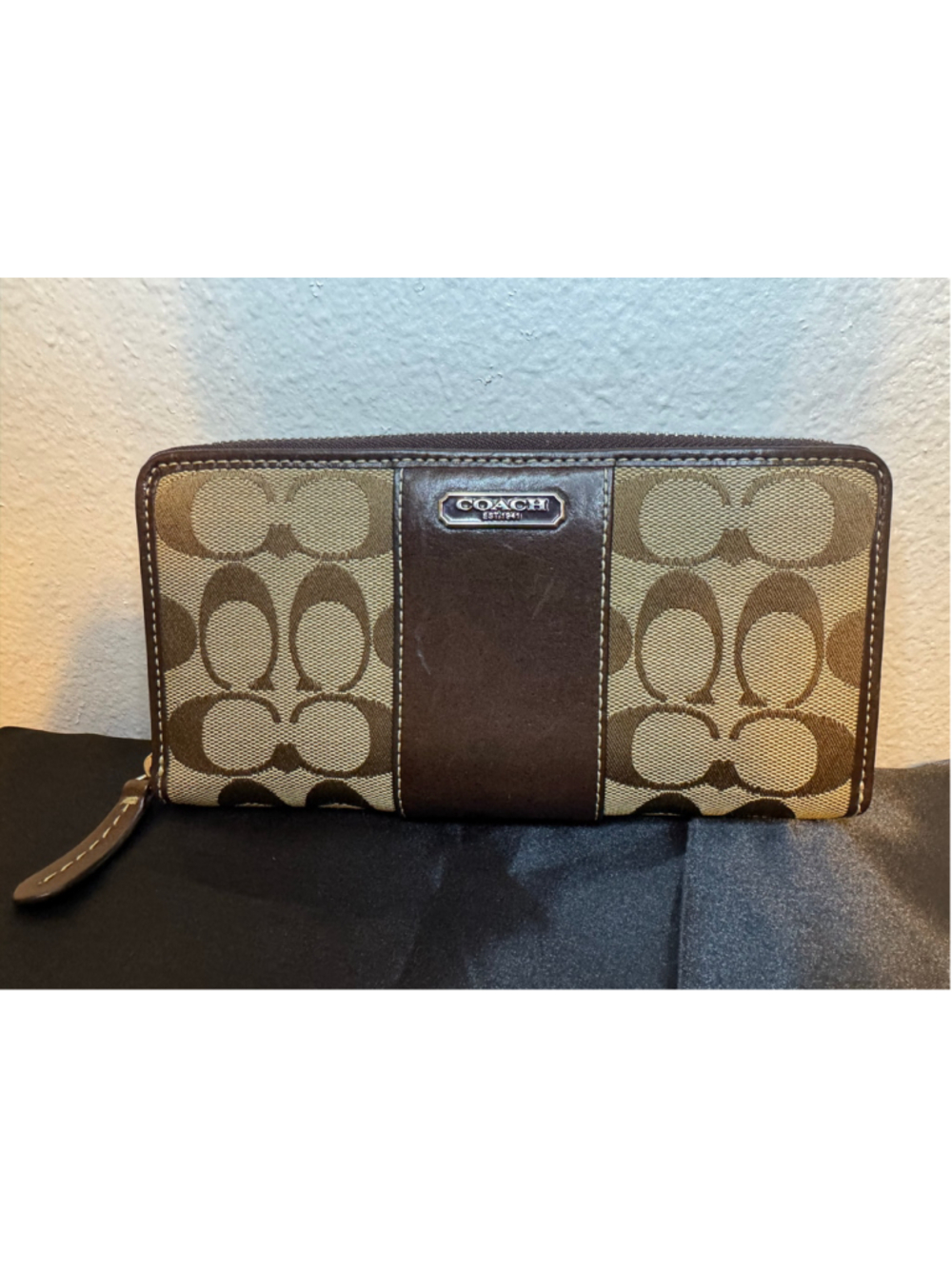 Coach Signature Canvas Zip Around Wallet Brown Leather Trim Lavender Interior - Picture 2 of 4